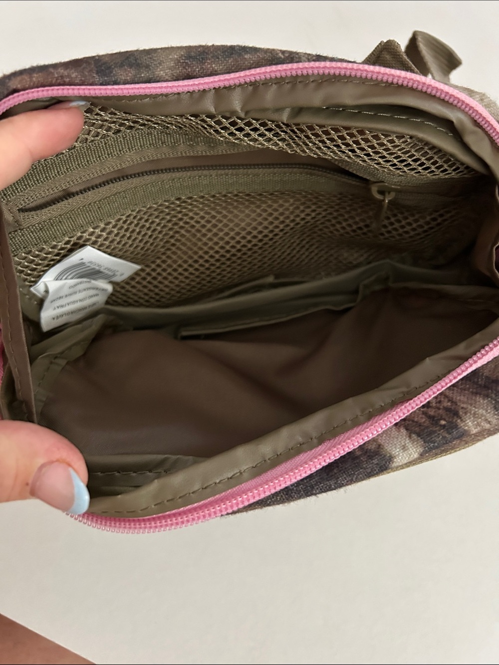 Fieldline Pro Series Camo Pouch Pink Fanny Pack Crossbody Outdoor Hiking NWOT - Picture 8 of 13